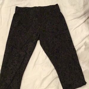 Cabi Black Leopard Print Leggings Size Small
